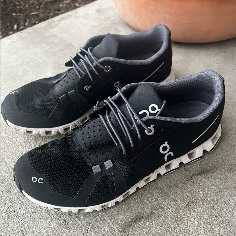 On Women's Cloud 5 Low Top Sneakers